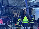 Hasi�i zasahuj� u rann�ho po��ru st�nku s ob�erstven�m v Mod�anech (24....
