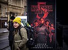 Instalace Stranger Things na Albertov� l�k� kolemjdouc� i fanou�ky seri�lu (24....