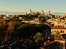 Pohled na centrum �íma p�i zápasu slunce ze parku Savello neboli zahrady...
