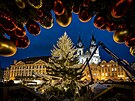 Zdoben� v�no�n�ho strome�ku na Starom�stsk�m n�m�st� (27. listopadu 2025)