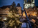 Zdoben� v�no�n�ho strome�ku na Starom�stsk�m n�m�st� (27. listopadu 2025)