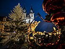 Zdoben� v�no�n�ho strome�ku na Starom�stsk�m n�m�st� (27. listopadu 2025)