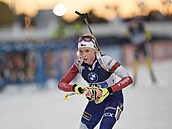 Markéta Davidová pi posledním úseku závodu tafet na SP v Östersundu.