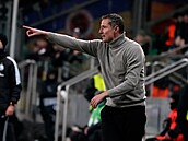 Kou Brian Priske rozdává pokyny fotbalistm Sparty pi utkání na hiti Legie...