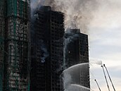 Bytový komplex v Hongkongu zachvátil rozsáhlý poár. (27. listopadu 2025)