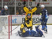 David Kae z Litvínova se raduje z gólu proti Komet.