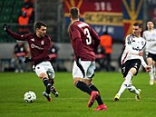 Ermal Krasniqi (vpravo) v dresu Legie proti Spart.