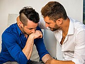 Kamaráde, mám problém. Pátelský rozmluva dovede podle studie umenit i potíe...