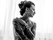 Akty patí do lonice, usmívá se ostravská fotografka.