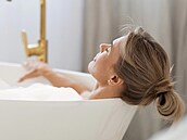 Píjemná. Jene nejen to, horká vana rovn prospje zdraví.