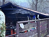 Hasii zasahují u ranního poáru stánku s oberstvením v Modanech (24....