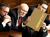 P�edseda ANO Andrej Babi� na mimo�ádné sch�zi Sn�movny k tomu, jak bude �e�it...