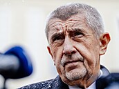 Andrej Babi pedal prezidentu Petru Pavlovi návrh na sloení nové vlády. (26....