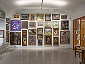 Instalace výstavy k podzimní aukci Galerie Kodl