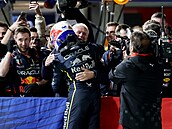 Max Verstappen z Red Bullu se raduje z vítzství v Las Vegas.