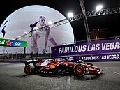 Charles Leclerc bhem tréninku na Velkou cenu Las Vegas.