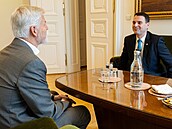 Prezident Petr Pavel p�ijal na Hrad� p�edsedu Motorist� sob� Petra Macinku....