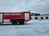 Hasii v pondlí ráno likvidovali na brnnském letiti v Tuanech poár...
