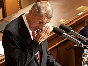 Pedseda hnutí ANO Andrej Babi se na mimoádné schzi Snmovny rozplakal, kdy...