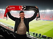 Tom Beahon spolu se svým bratrem Philem zaloili firmu Castore, znaku dres, v...