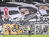 Choreo domácích fanouk Hradce Králové v zápase proti Jablonci