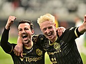 Tom Sloník (vpravo) se raduje po vsteleném gólu v 84. minut spolu s...