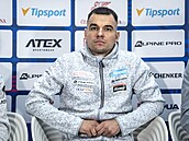 Michal Krmá na tiskové konferenci ped startem biatlonové sezony.