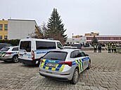 Policejní zásah v Táboe u koly v Helsinské ulici. Dvodem je telefonická...