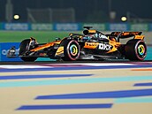 Oscar Piastri z McLarenu bhem tréninku na Velkou cenu Kataru formule 1