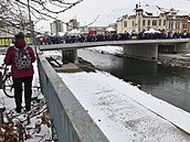 Slavnostní otevení mostu v Ratiboské ulici v Opav. Pvodní most v centru...