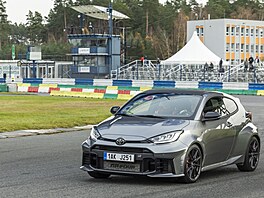 Petr Pavel za volantem Yarisu GR Yaris