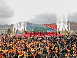 Slavnostní otev�ení nové elektrárny v severokorejské provincii Kangwon. (21....