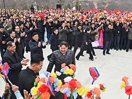 Kim �ong-un slavnostn� otevírá novou elektrárnu v provincii Kangwon. (21....