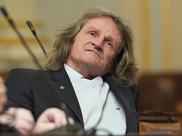 Sch�ze sn�movního rozpo�tového výboru. Na snímku Miroslav �ev�ík (SPD). (24....