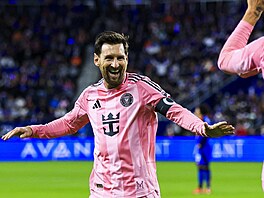 Lionel Messi slaví branku Interu.