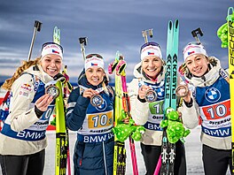 Zleva Markéta Davidová, Tereza Voborníková, Lucie Charvátová a Jessica Jislová...