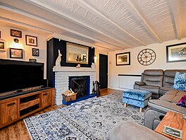 V dom� je také n�kolik spole�enských místností.