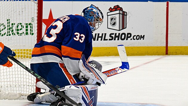 David Rittich v brance NY Islanders.