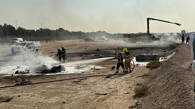 Na leteck� p�ehl�dce v Dubaji ve Spojen�ch arabsk�ch emir�tech havaroval lehk� indick� taktick� st�hac� letoun HAL Tejas. (21. listopadu 2025)