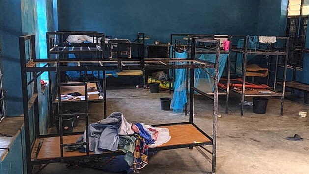 Prostory St. Mary�s School v Papiri v Nig�rii po �nosru tamn�ch ��k� (23. listopadu 2025)