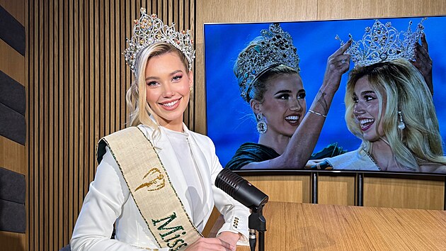 Hostem po�adu Rozst�el je Miss Earth 2025 Nat�lie Pu�kinov�. Po�ad moderuje Aneta D�dkov�.
