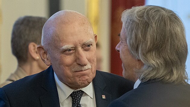 Prezident Petr Pavel p�ijal na Pra�sk�m hrad� z�stupce Rady Asociace kraj� �esk� republiky. A n�sledn� p�ijal b�val� i sou�asn� hejtmany a prim�tory hlavn�ho m�sta Prahy. Na sn�mku Jan Zahradn�k. (27. listopadu 2025)