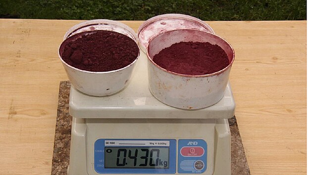 Kraj�t� kriminalist� ze severomoravsk�ho Toxi t�mu rozkryli rozs�hlou v�robu a distribuci pervitinu na Fr�decko-M�stecku a Ostravsku. Zadr�eli a obvinili t�i mu�e, kte�� mohli vyrobit a prodat a� 23 kg drogy. St�h�ni jsou vazebn�. Hroz� jim trest a� 12 let.