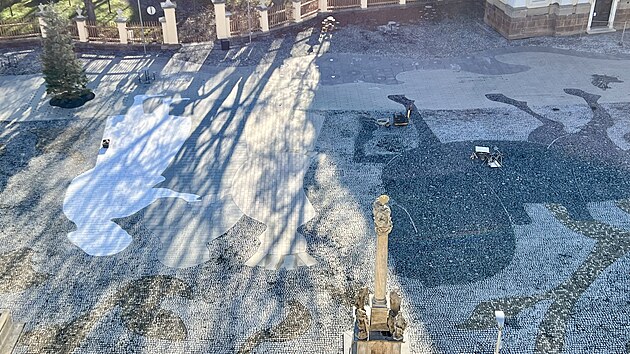 V Postoloprtech kon�� velk� obnova n�m�st�. Vypr�v� pov�st o kn�eti Old�ichovi a jeho �en� Bo�en�. (listopad 2025)