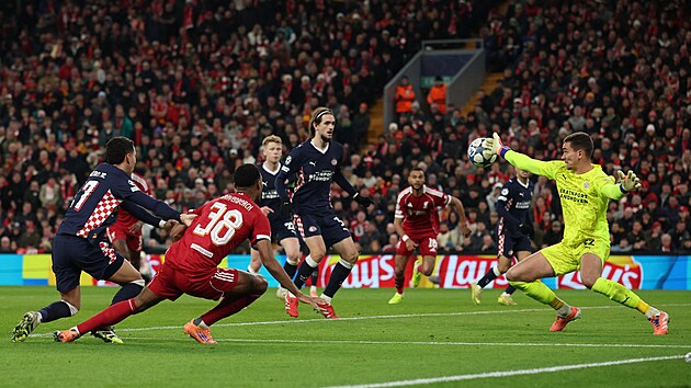 Şampiyonlar Ligi: Mbappé yedi dakikada hat-trick yaptı! Liverpool başarısız oldu