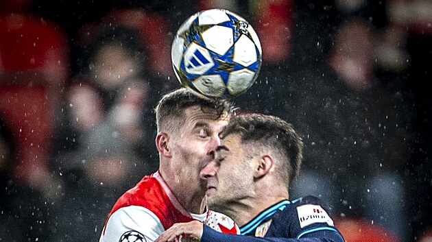 Momentka ze z�pasu Ligy mistr� Slavie - Bilbao.