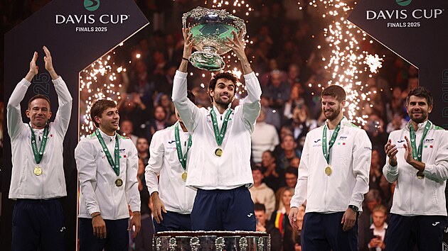 Sinner olmasa bile İtalyanlar üst üste üçüncü kez Davis Kupası'nı kazandı