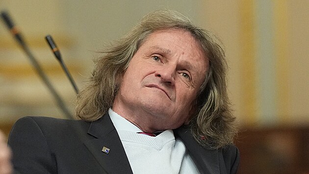 Sch�ze sn�movn�ho rozpo�tov�ho v�boru. Na sn�mku Miroslav �ev��k (SPD). (24. listopadu 2025)