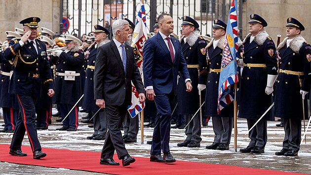 Ofici�ln� n�v�t�va prezidenta Polsk� republiky. P��jezd prezidenta Polsk� republiky Nawrock�ho s pan� Martou Nawrockou na Pra�sk� hrad. Na sn�mku Karol Nawrocki a Petr Pavel. (24. listopadu 2025)