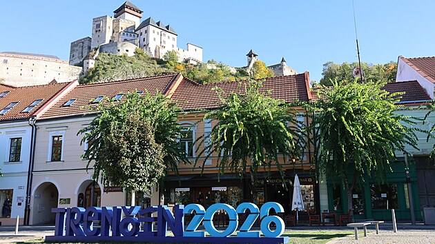 Slovensk� Tren��n bude v roce 2026 dr�itelem presti�n�ho titulu Evropsk� hlavn� m�sto kultury. Tren�iansky samospr�vny kraj je dlouhodob�m partnersk�m regionem Zl�nsk�ho kraje. (listopad 2025)